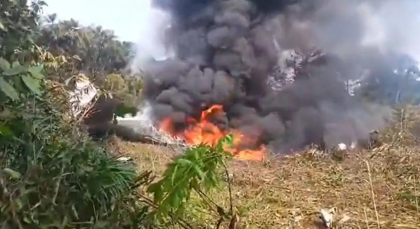 Megrázó felvételen a Kolumbiában lezuhant repülőgép