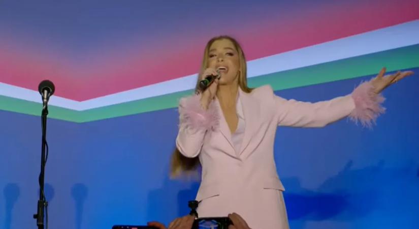 Kecskeméti békemenet: Dér Heni produkciója óriási sikert aratott