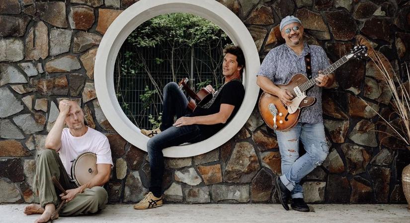 Dalkeltető est a Kobuciban: Kiss Tibi és az Aranyakkord koncertje májusban