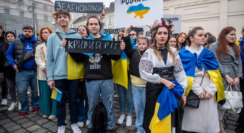 Ukrán zászlók árasztják el Budapestet, iszonyatos amire Ukrajna készül, ám nem véletlen