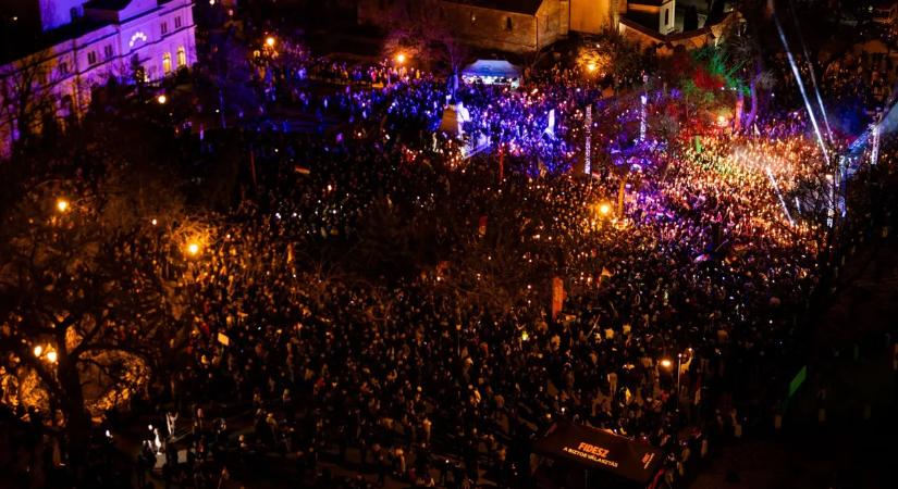 Szenzációs képeken az Orbán Viktor fogadó békés kecskeméti tömeg – galéria