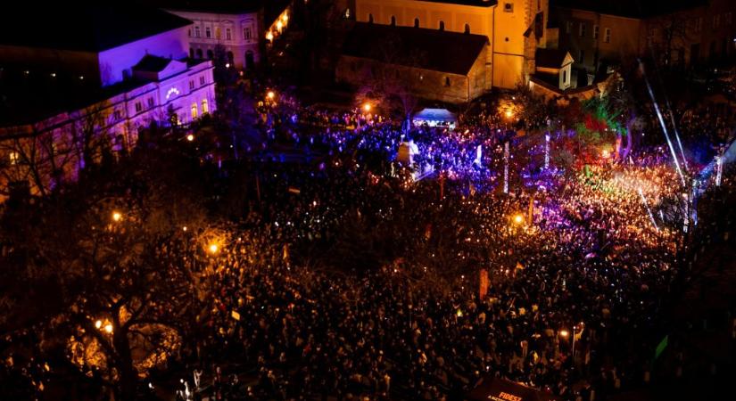 Kecskeméten is ellentüntetők zavarták meg Orbán Viktort, aki szerint a kampány fantasztikus