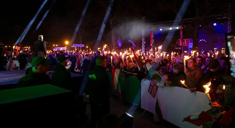 „Zúgott a Hajrá, Fidesz” – így üzent Kecskemét Magyar Péternek és a Tisza Pártnak, ezt biztos nem teszik zsebre!