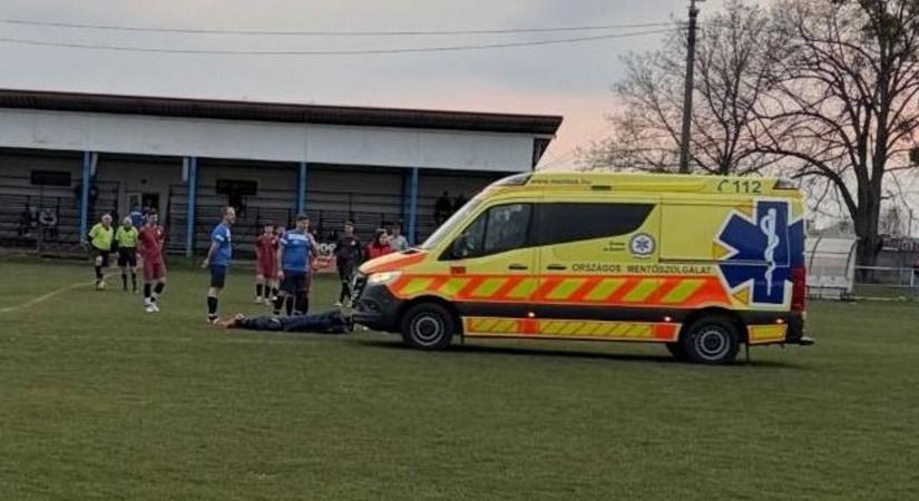 Mentő vitte el: kiderült, mi baja lett a babóti futballistának