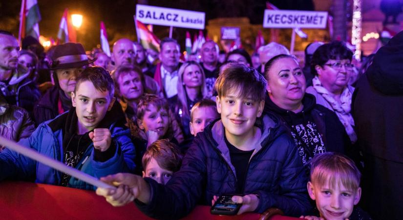 Feltüzelte Kecskemétet Orbán Viktor: galériánk a kormányfő országjárásáról