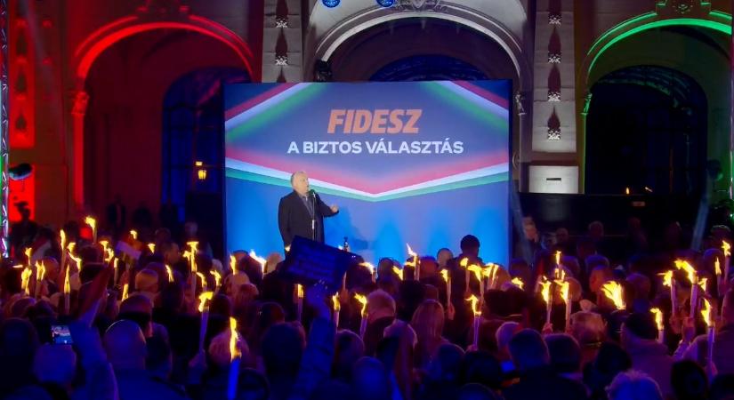 Ellentüntetők zavarták meg Orbán kecskeméti fórumát