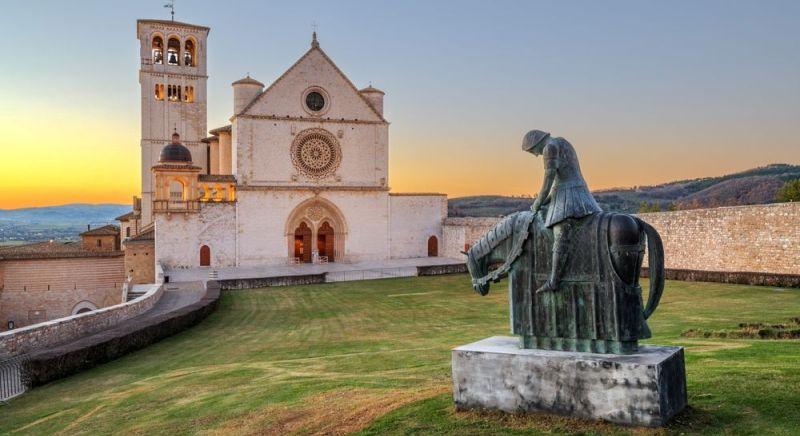 Szent Ferenc visszatért – az Assisi bazilika kriptájába