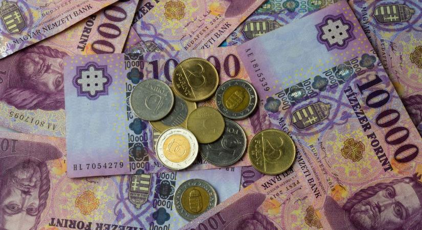 Egy 5 forintost hajszol az egész ország, fura felirat van rajta, nálad lehet, brutális pénzt ér