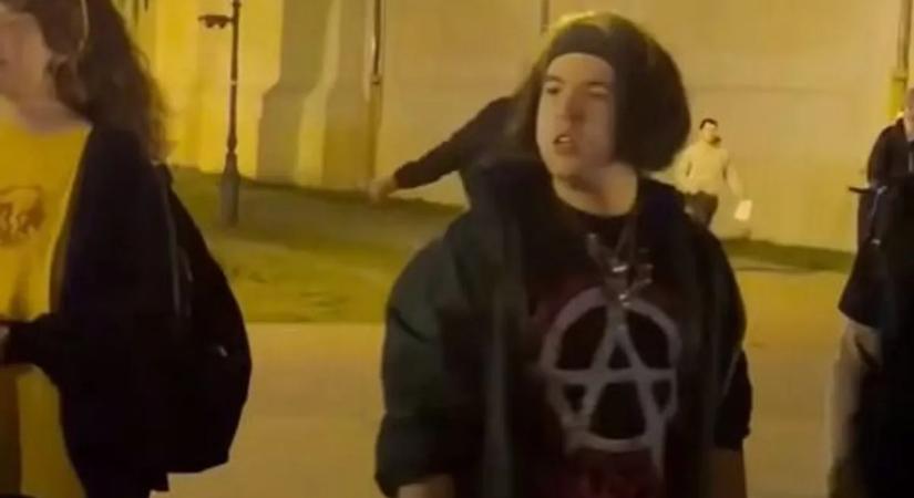 Nézegessen ittas tiszás provokátorokat - videón Magyar Péter kecskeméti emberei