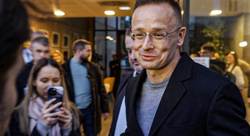 Szijjártó Péter szerint az a külpolitika lényege, hogy egyeztet Szergej Lavrovval