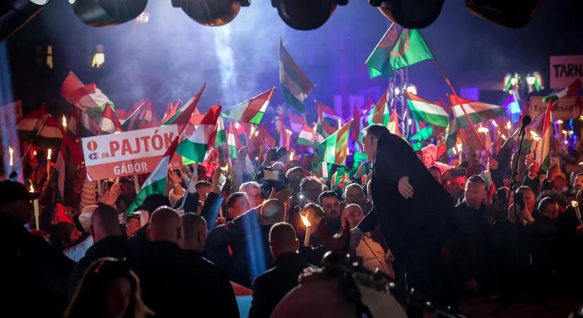 A magyar választási kampány, amiben a Kelet és a Nyugat a szemünk előtt csap össze