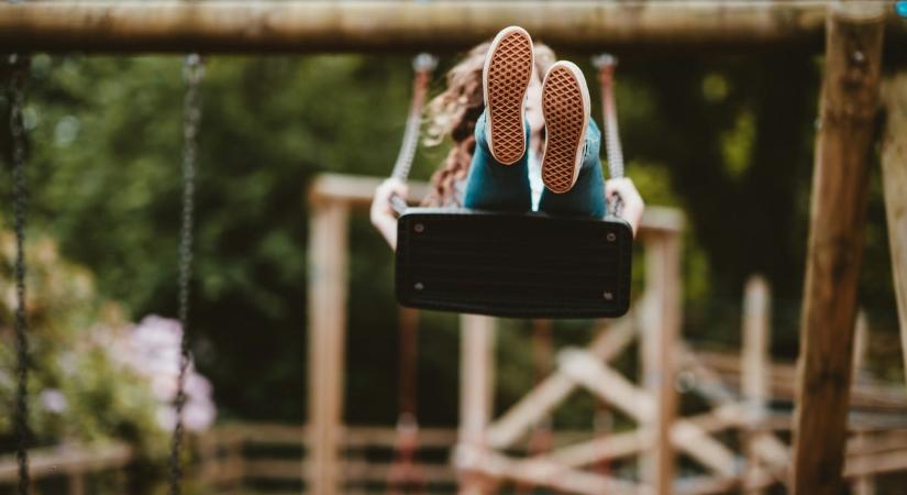 Baj van a magyarországi játszóterekkel? Minden harmadiknál hibát találtak tavaly, most újra ellenőrzik őket