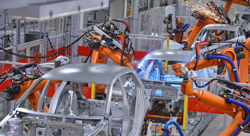 Tüdőlövést kapott az autóipar – most jön el igazán a hibridek kora?