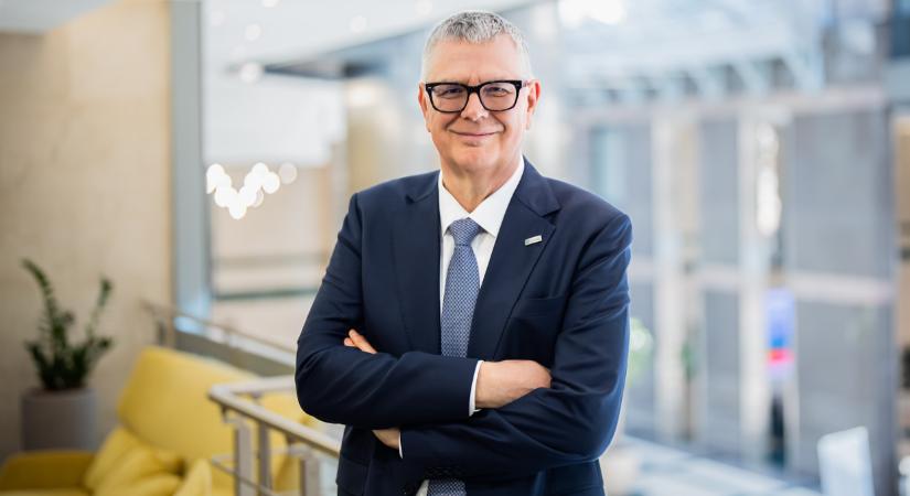 Leáldozóban a szántás: ilyen gépeket vesznek már az élelmes gazdák