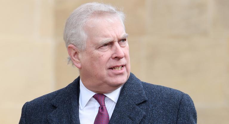 Először kapták lencsevégre a rangjától megfosztott András herceget a letartóztatása óta