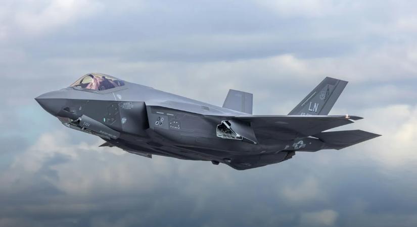 Tragédia: több mint 60 halálos áldozatot követelt egy repülőgép-baleset