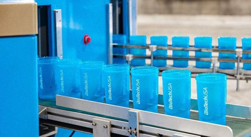 Szenvedést és bizonytalanságot ígérnek a profik a világnak