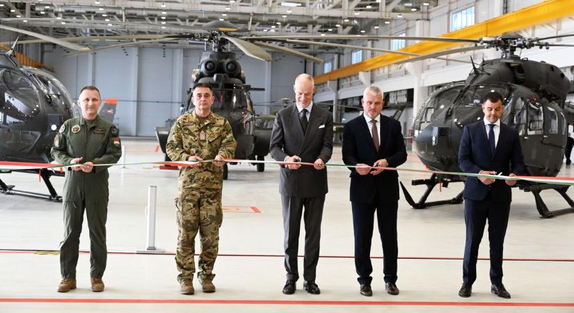 Ultramodern hangárkomplexumot adtak át a szolnoki helikopterbázison