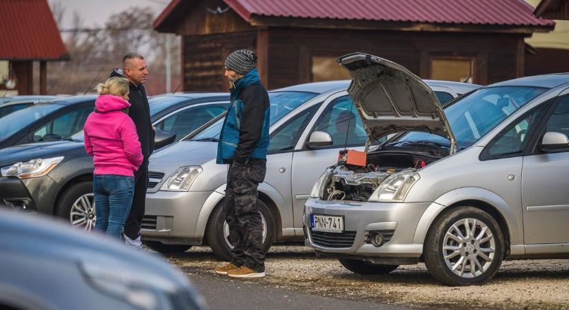 Már papírok nélkül is simán vehetsz autót – mutatjuk, hogyan!
