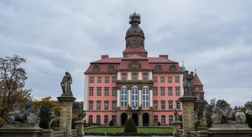 A náci vezetés is elfoglalta az épületet a második világháború alatt – Íme, a lengyel Książ várkastély