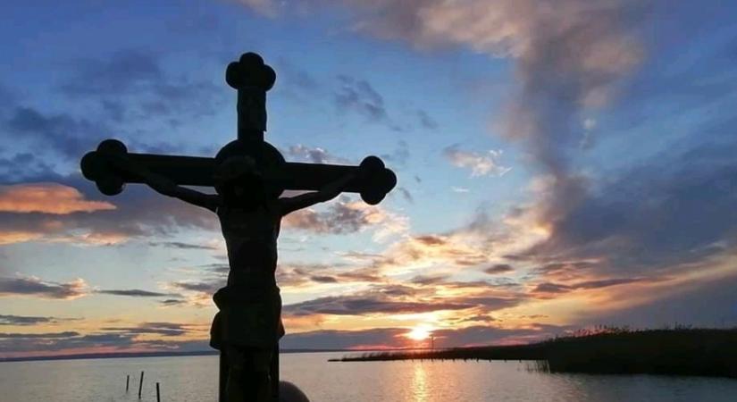 A keresztfa tövében Mária áll - szakrális utak a Balaton vidékén