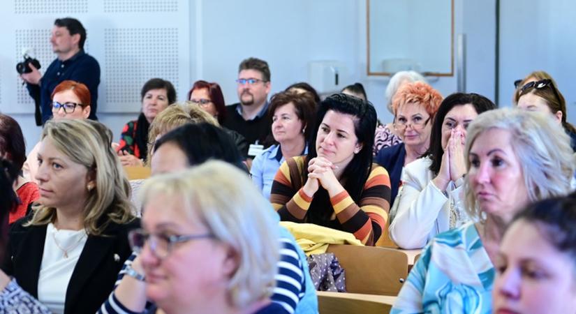 A szociális munka legjobbjait díjazták Nyíregyházán