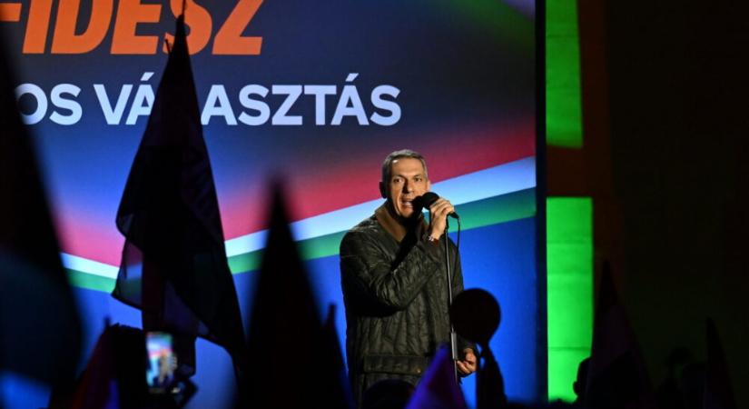 Lázár János: Orbán Viktor képes garantálni minden ember biztonságát