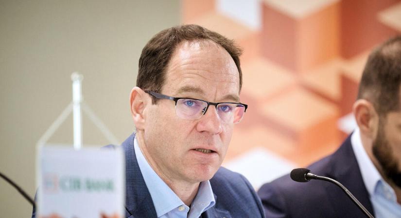 Távozik a CIB Bank vezetője