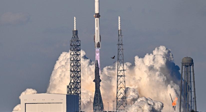 Elképesztő, mi lesz az űrben: a Blue Origin 50 ezer műholdat akar fellőni