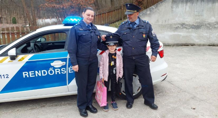 Egy nap, ami örökre emlék marad – születésnapi kívánságot teljesített az Ózdi Rendőrkapitányság
