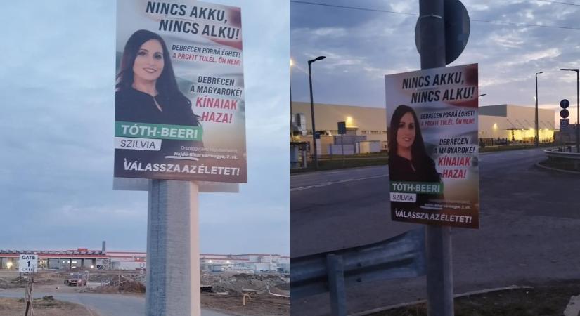 Plakátjaival üzen Tóth-Beeri Szilvia, Debrecen független jelöltje
