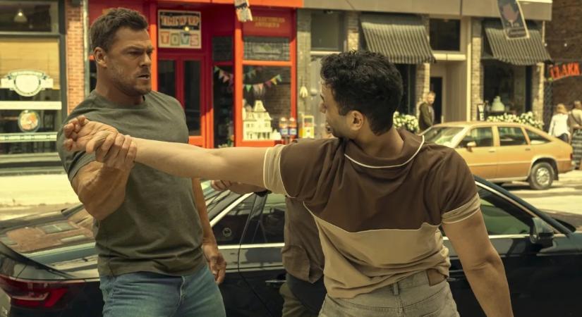 Levideózták, ahogy Alan Ritchson szétüti a szomszédját az utcán