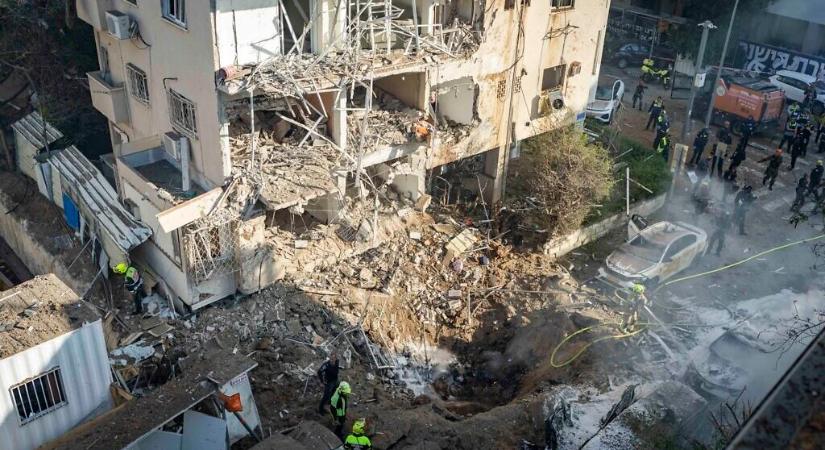 Hat ember könnyebben megsérült Tel-Avivban iráni rakétbecsapódás nyomán