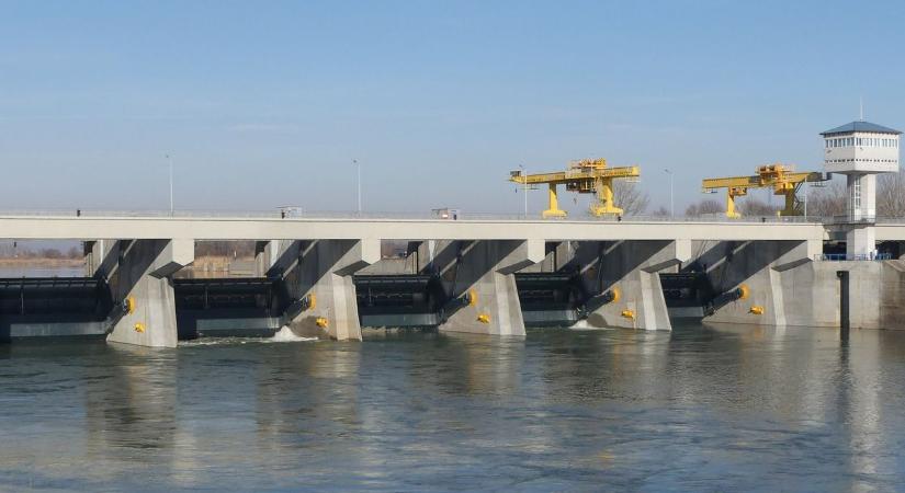 Előre gondolkodnak a szakemberek: magasabbra állították a Tisza-tó vízmércéjét
