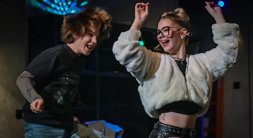 Megint hatalmas házibuli lesz a debreceni lakótelepi lakásban, egymás után többször is