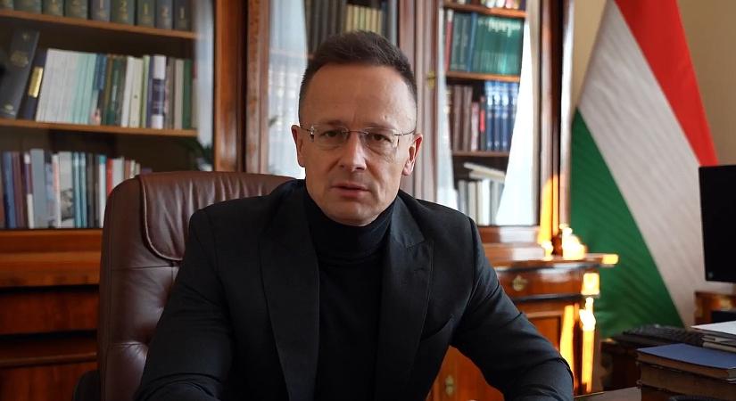 Szijjártó Péter: minden egyes nap folytatódik a nyomásgyakorlás