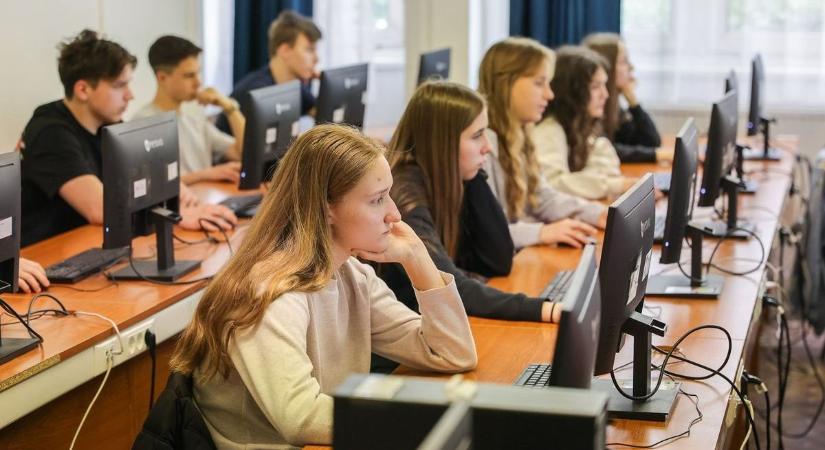 Elkezdődött a 2026-os kompetenciamérés – ez vár most a gyerekekre!