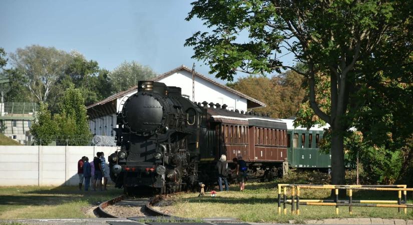 A legendás Aranyvonat Vasba érkezik: hat települést érint a különleges időutazás