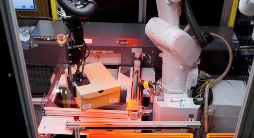 Mesterséges intelligenciával vezérelt raktári robotokat vezet be a Zalando Európa-szerte