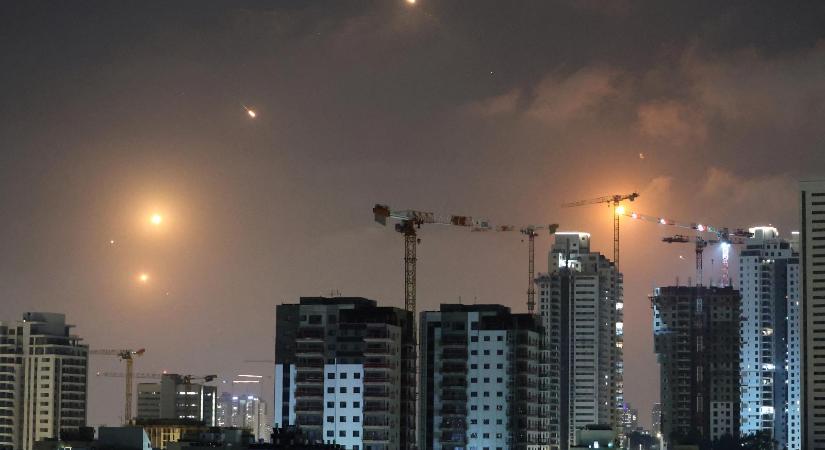 Irán rakétákkal vette célba Tel-Avivot