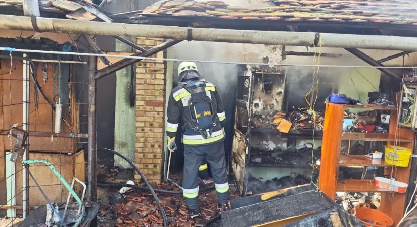 Melléképület gyulladt ki Biharnagybajomban