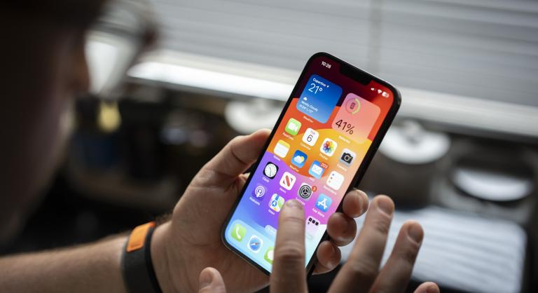 Fejlett kémszoftver miatt kerülhet veszélybe több százmillió iPhone