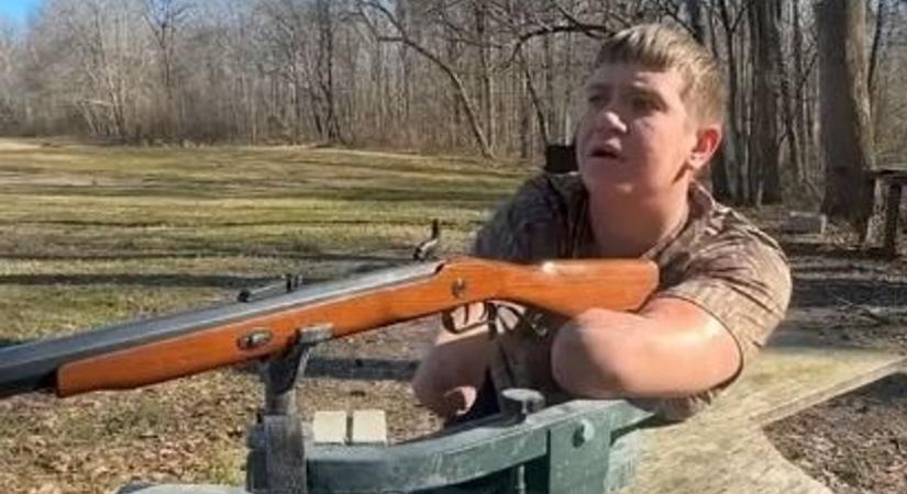 Végtagok nélküli férfi lőtte le utasát, majd elhajtott a holttesttel (videó)