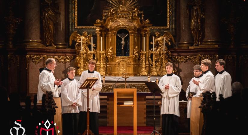 Nagyböjti zsoltármeditáció és virágvasárnapi koncert a győri bencés templomban