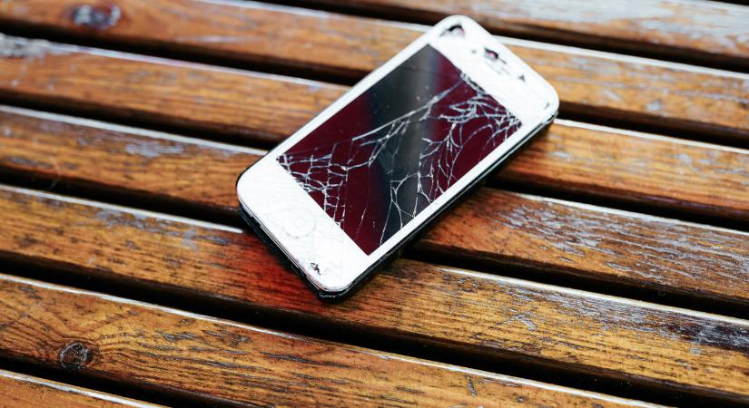 Akár több százmillió iPhone és iPad is védtelen lehet a DarkSword nevű, terjedő kémszoftverrel szemben