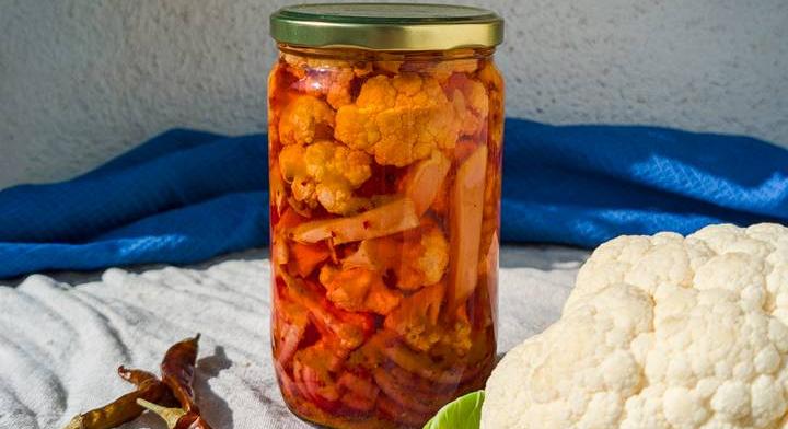 Kurkumás-chilis savanyított karfiol: ropogós házi savanyúság