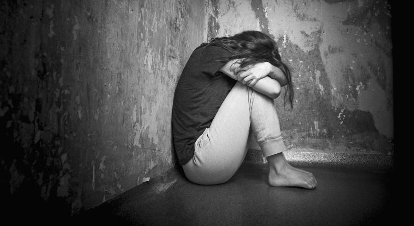 Látta valahol Petrát? Egy hónapja veszett nyoma a 16 éves lánynak