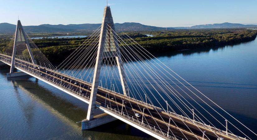 Különleges fénysorompó kerül a Megyeri hídra