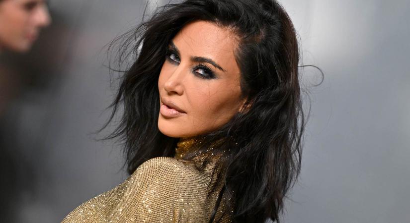 Egészen Japánig utazott új pasijáért Kim Kardashian