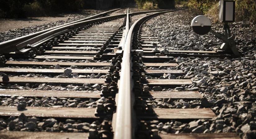 Halálos vonatgázolás Balatonalmádiban: helyi lakos az áldozat